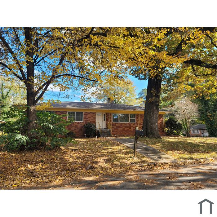 203 W Simon Ter NW